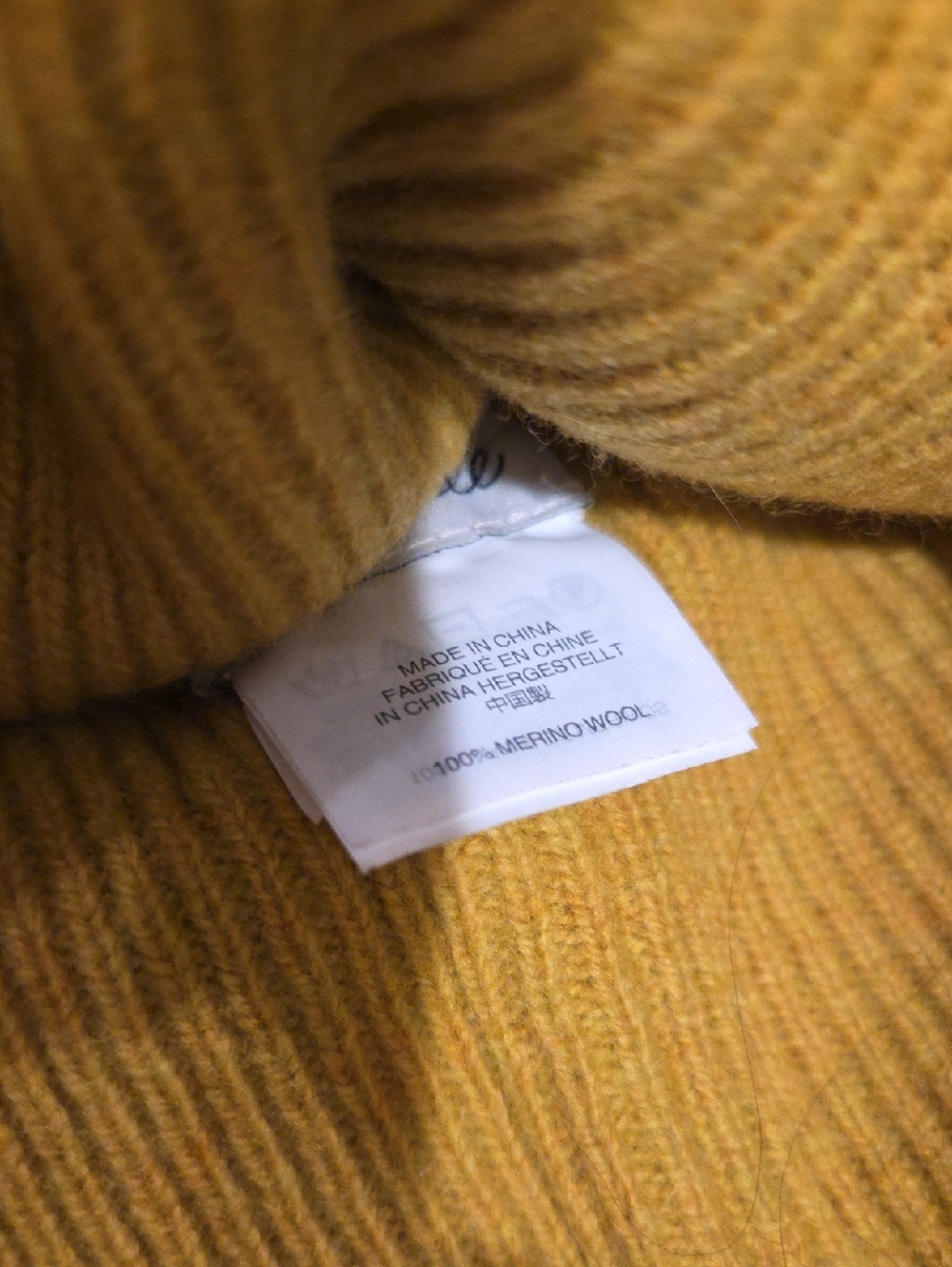 Madwell 100% Merino Wool Beanie - Picture 2 of 2